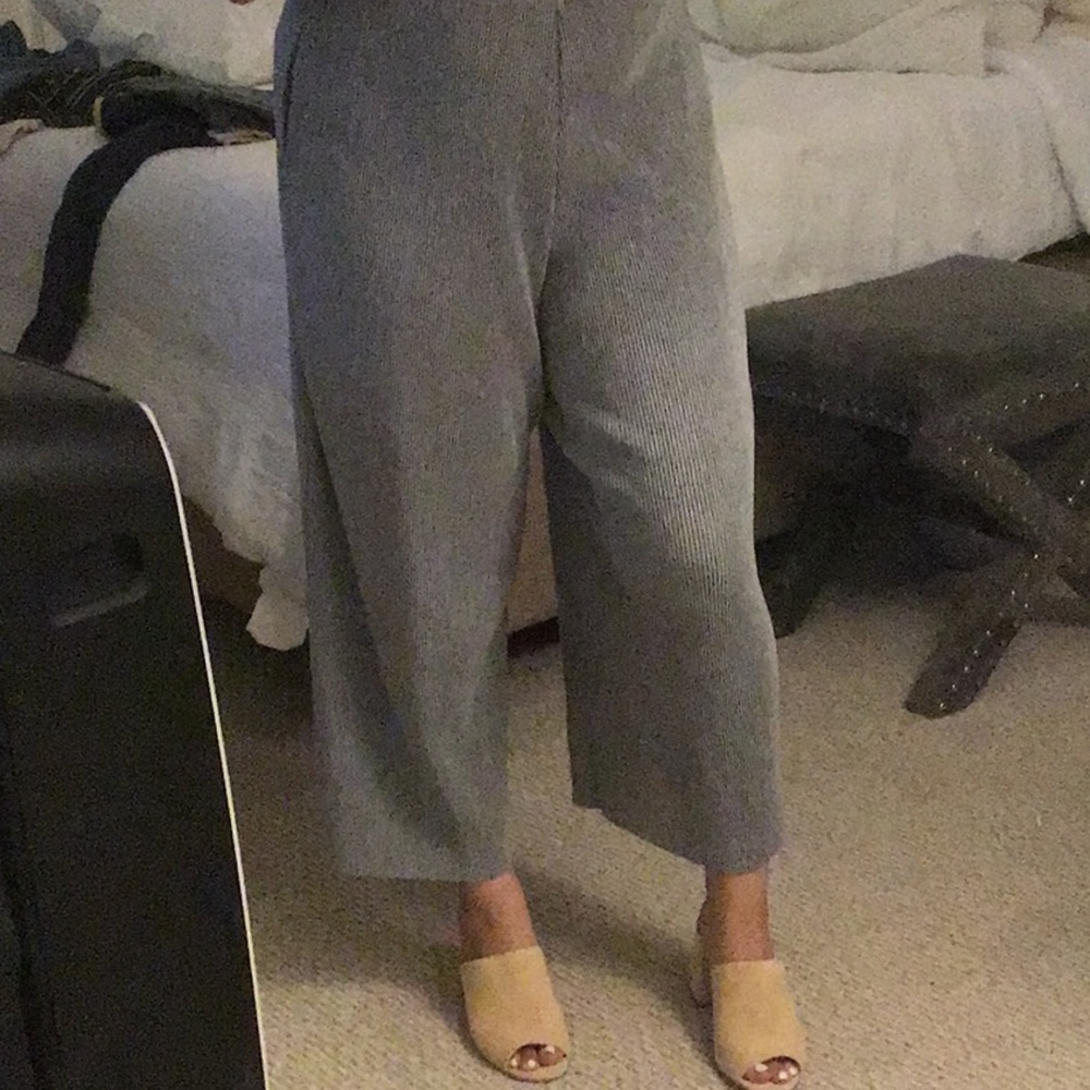 Gray Ribbed Flowy Pants